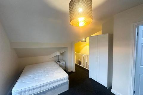 undefined, Knowle Road (room 5), West Yorkshire LS4