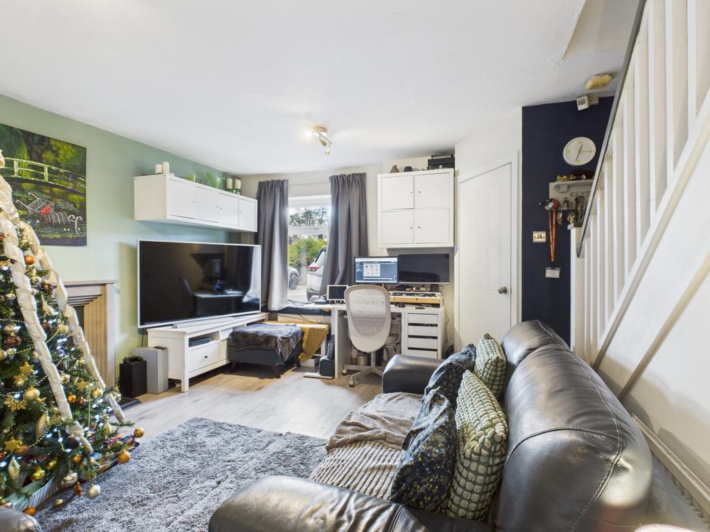 Cam03729 g0 pr0195 still030