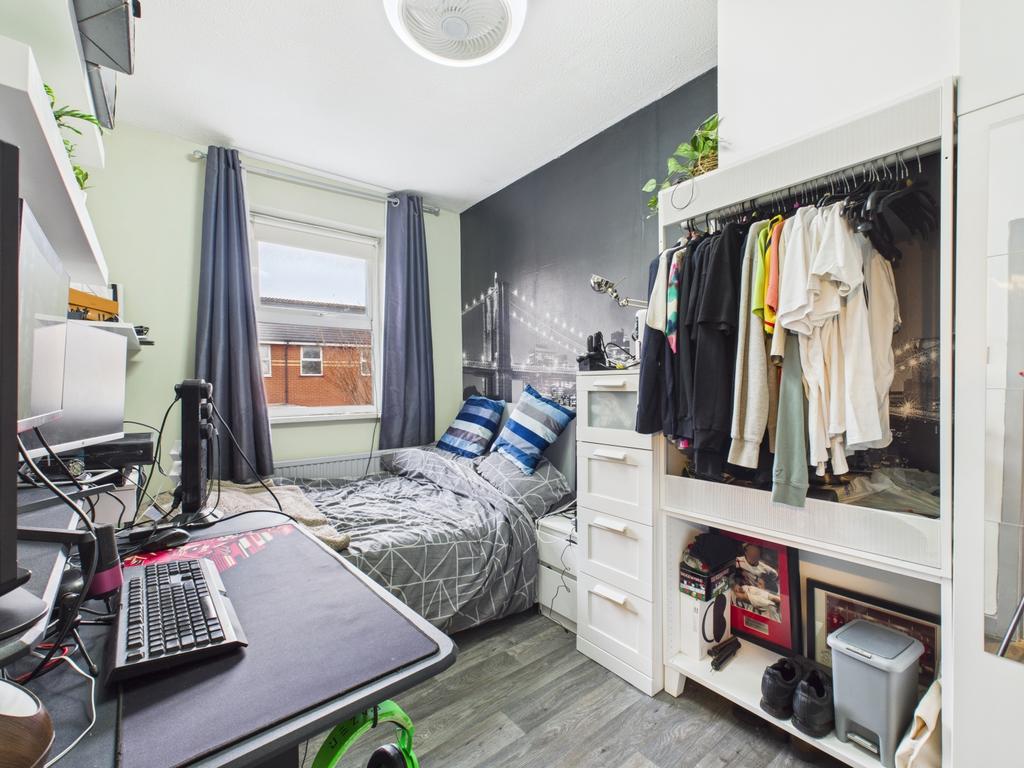 Cam03729 g0 pr0195 still013