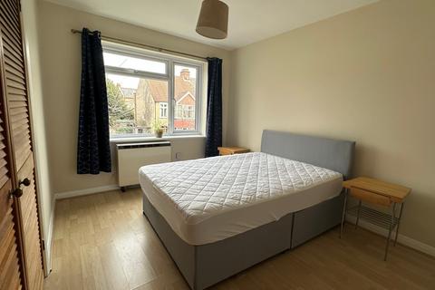 Bierton Court, London SW19