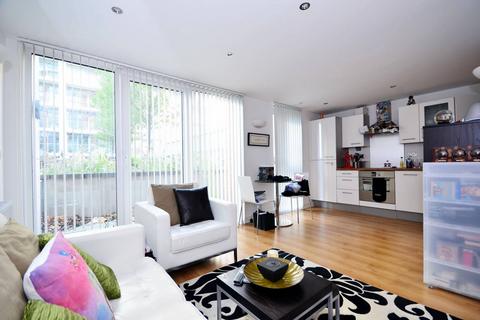 Studio to rent, Adriatic Apartments, Royal Docks, London, E16