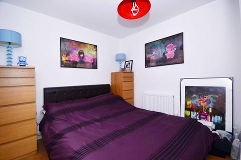 Studio to rent, Adriatic Apartments, Royal Docks, London, E16
