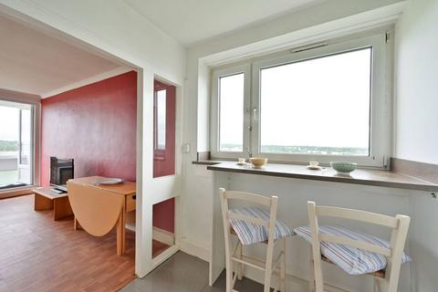undefined, Tunworth Crescent, Roehampton, London, SW15