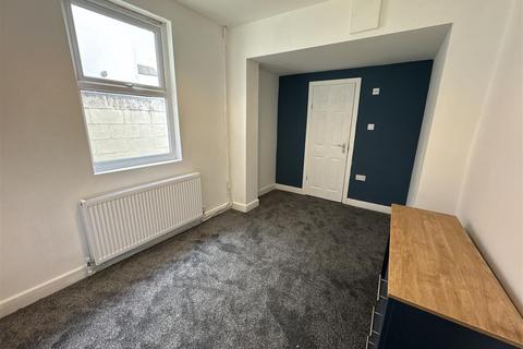 1 bedroom in a house share to rent, Halsbury Road, Liverpool L6