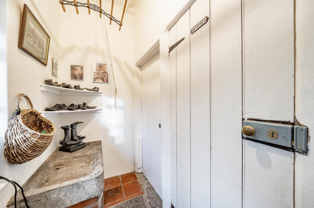 1387105-13-693ade...