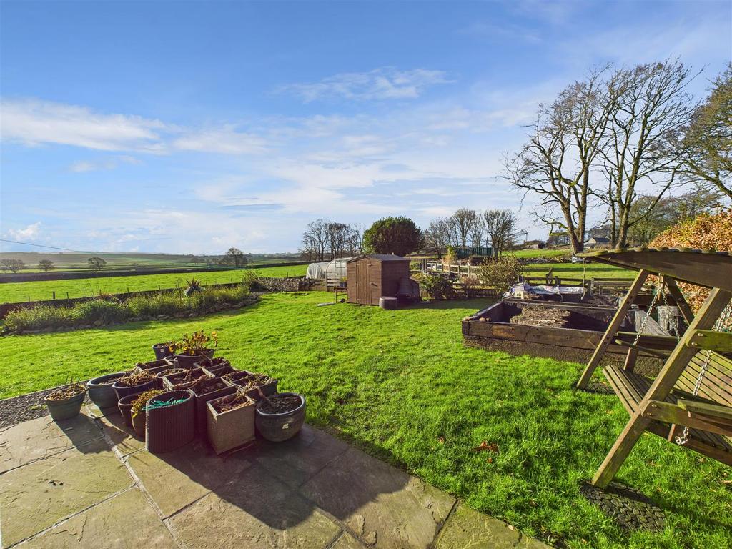 CAM04279 G0-PR0258-STILL027.jpg