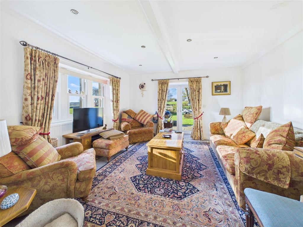 CAM04279 G0-PR0258-STILL003.jpg