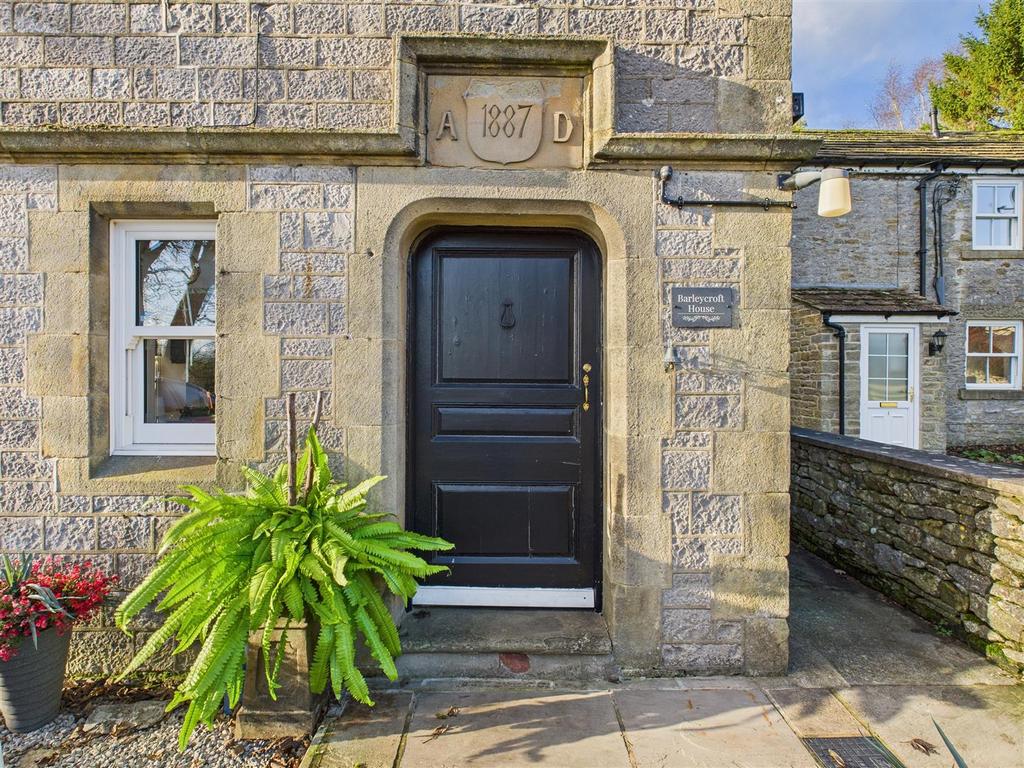 CAM04279 G0-PR0258-STILL020 (1).jpg