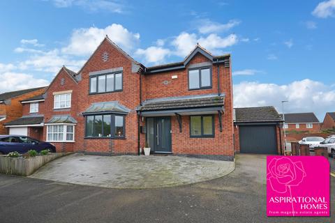 4 bedroom detached house for sale, Andrews Way, Raunds