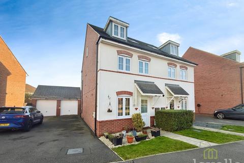 4 bedroom semi-detached house for sale, Vespasian Way, North Hykeham LN6