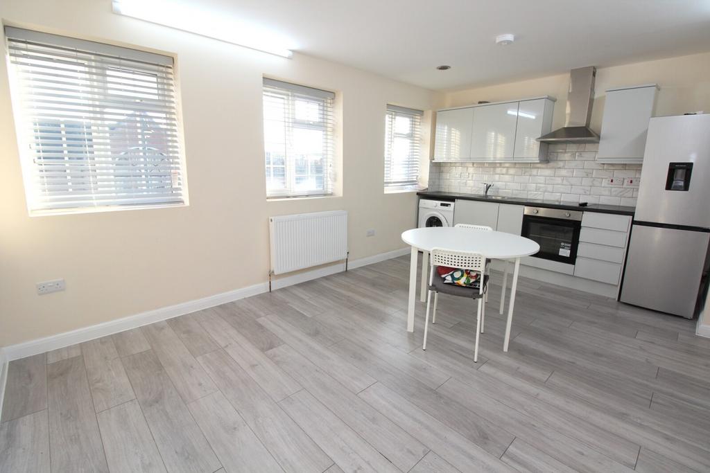 Lounge/ Kitchen