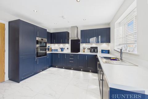 4 bedroom detached house for sale, Bilberry Avenue, Eastfield, Scarborough