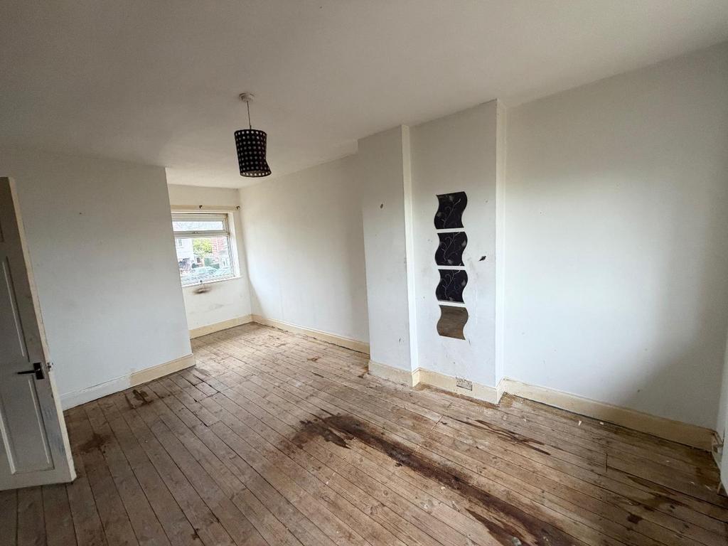 Bedroom( rear)