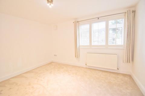 undefined, Ashley Road, Walton-on-Thames, KT12