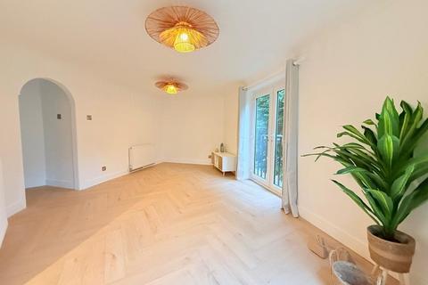 undefined, Farnborough