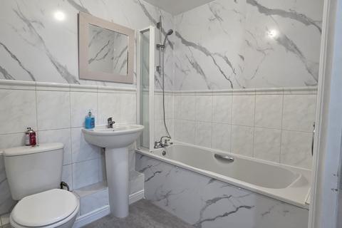 2 bedroom flat to rent, 1 Malden Road, Watford, WD17