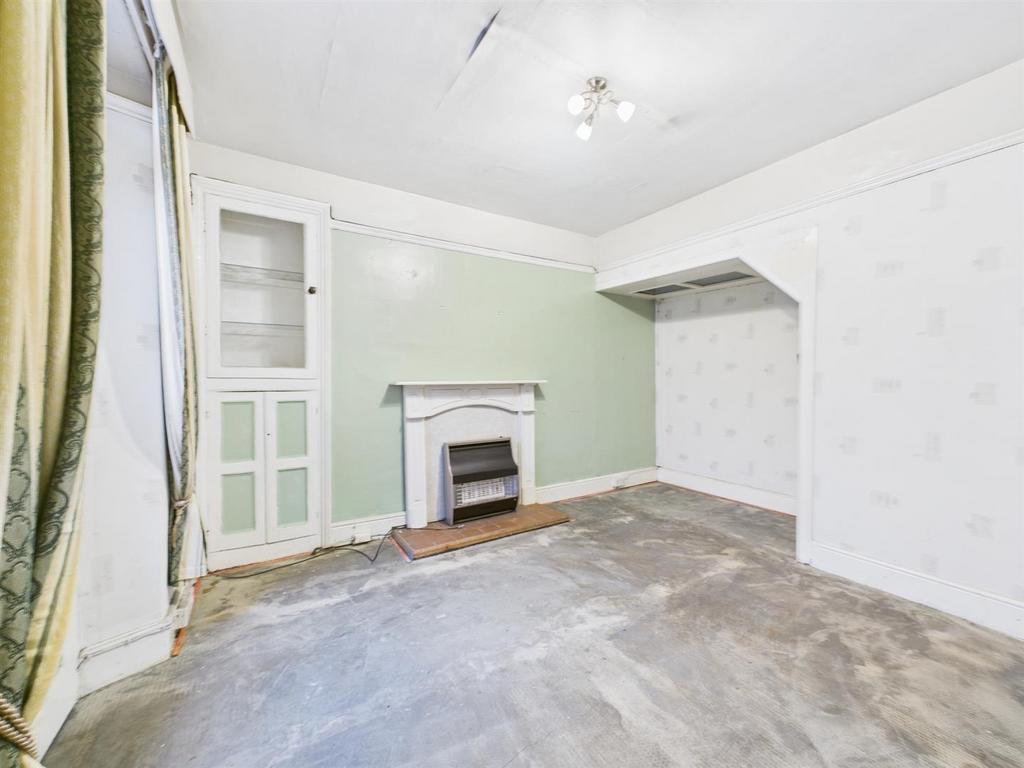 CAM05474 G0-PR0045-STILL002.jpg