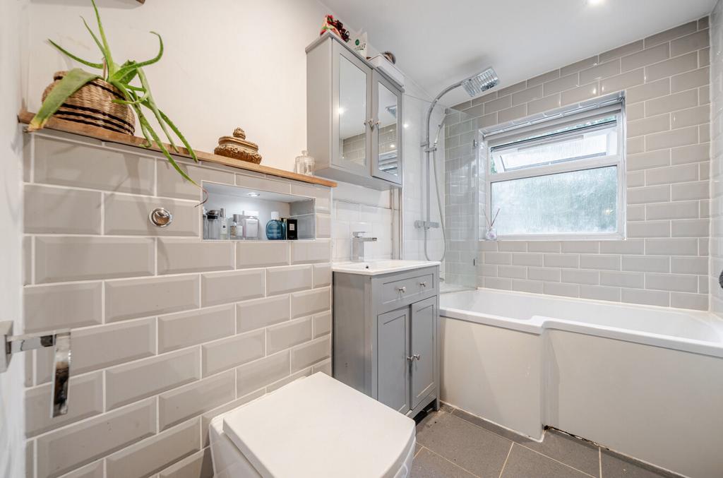 1387009-7-693956b...