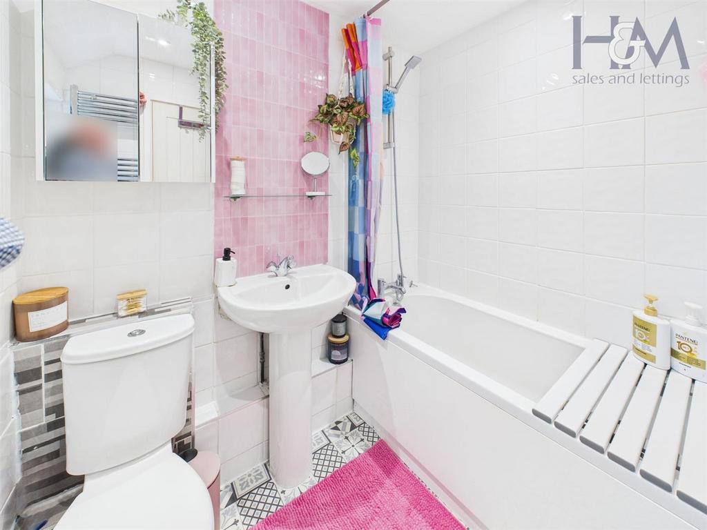 CAM05648 G0-PR0024-STILL025.jpg