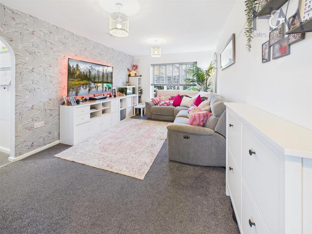 CAM05648 G0-PR0024-STILL018.jpg