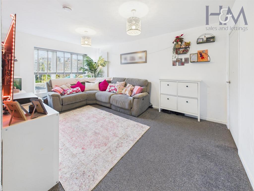 CAM05648 G0-PR0024-STILL020.jpg