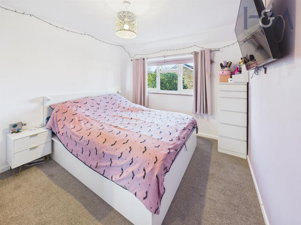 CAM05648 G0-PR0024-STILL046.jpg