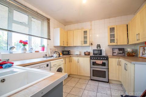 3 bedroom terraced house for sale, Gosforth Lane, South Oxhey