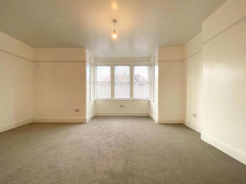 Main Bedroom 3.jpg