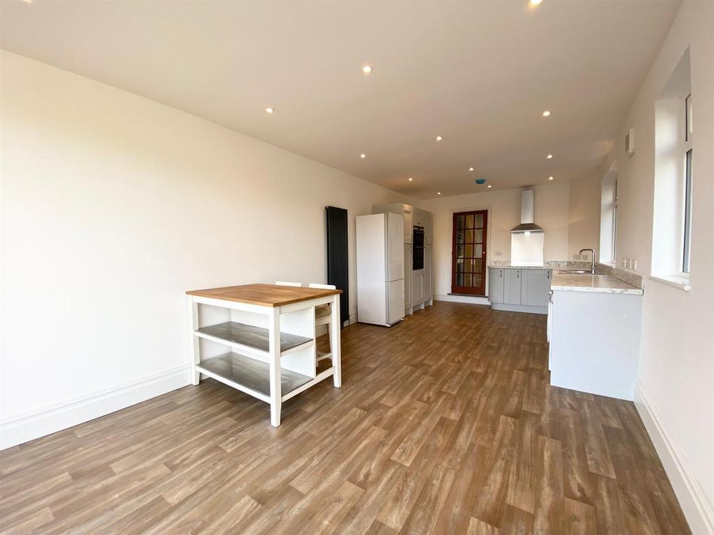 Dining Space  2.jpg