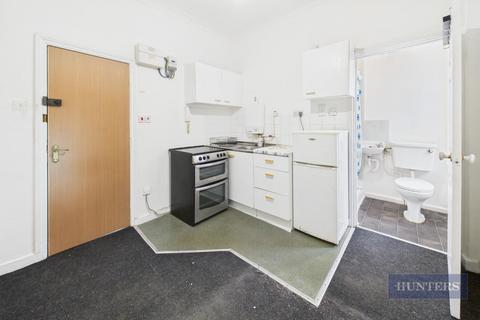 Studio to rent, Cobden Avenue, Southampton