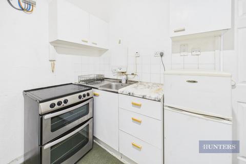 Studio to rent, Cobden Avenue, Southampton