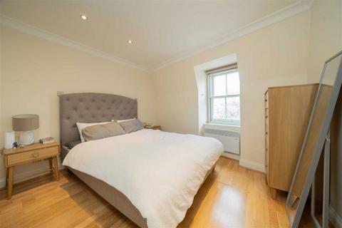 1 bedroom flat to rent, Beauchamp Place, London SW3