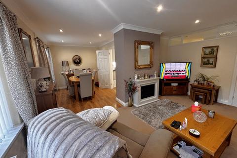 2 bedroom detached bungalow for sale, Elder Grove, Carmarthen SA31