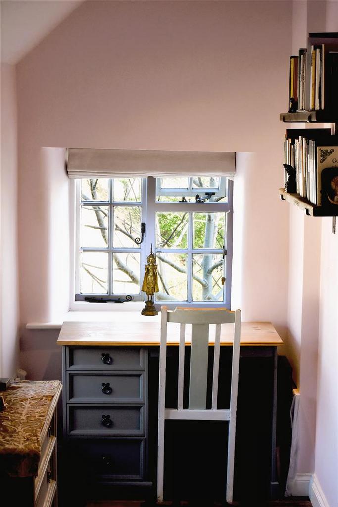 Bedroom 4.jpg