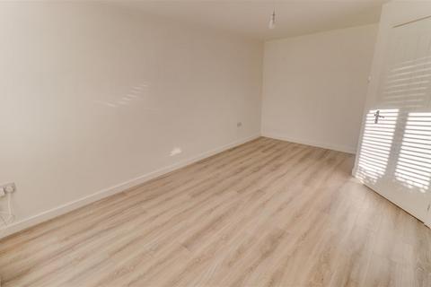 undefined, Tigers Road, Leicester LE8