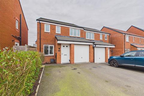 3 bedroom house to rent, Tigers Road, Leicester LE8