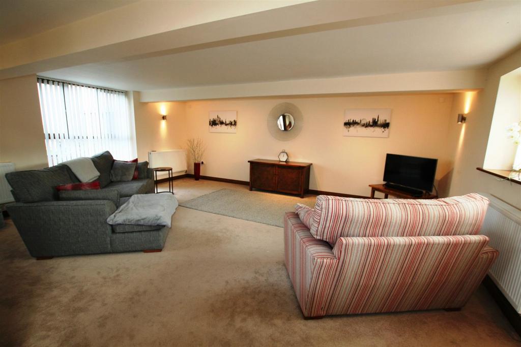 Thegrange,lounge.JPG