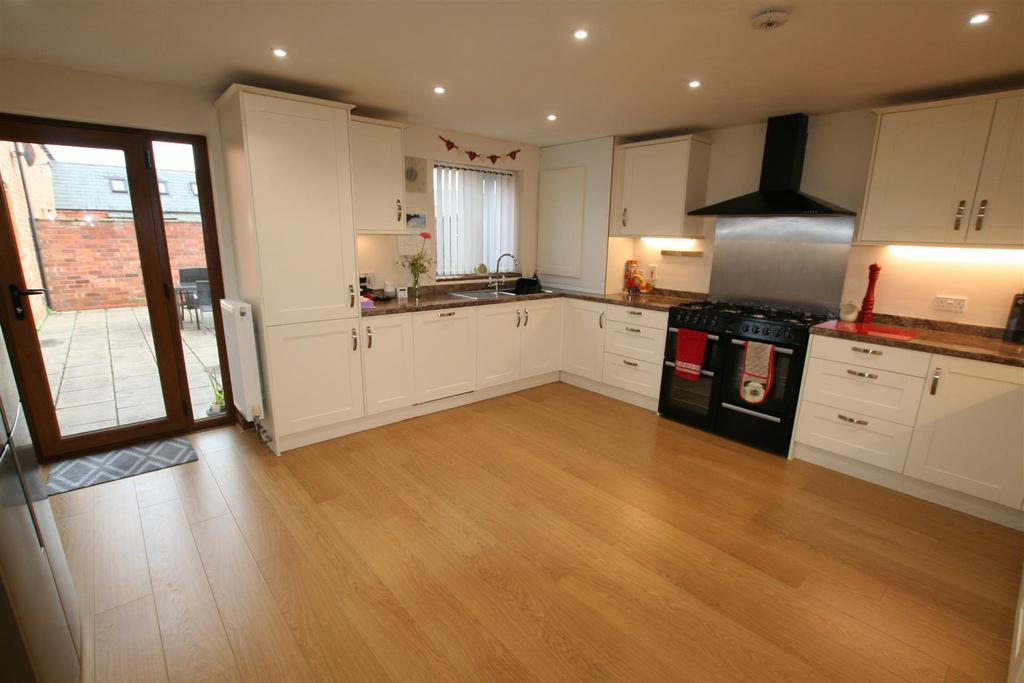 Thegrange,kitchen2.JPG