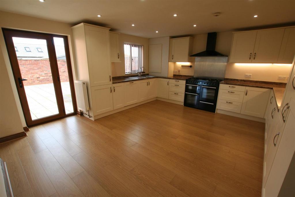 Thegrange,kitchen.JPG