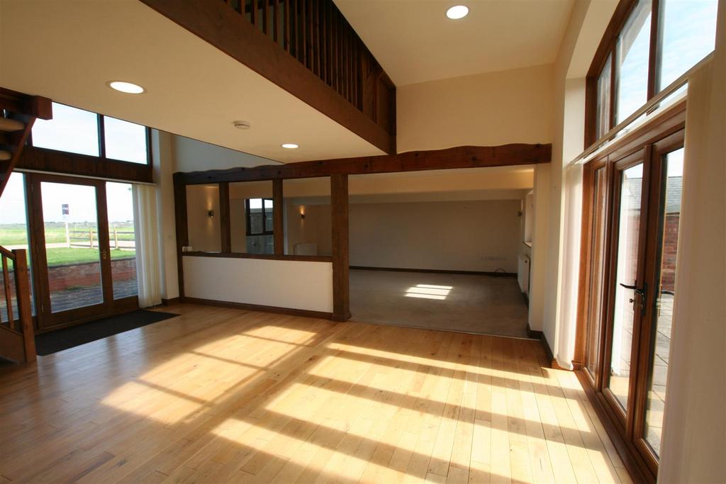 Thegrange,dininghall.JPG