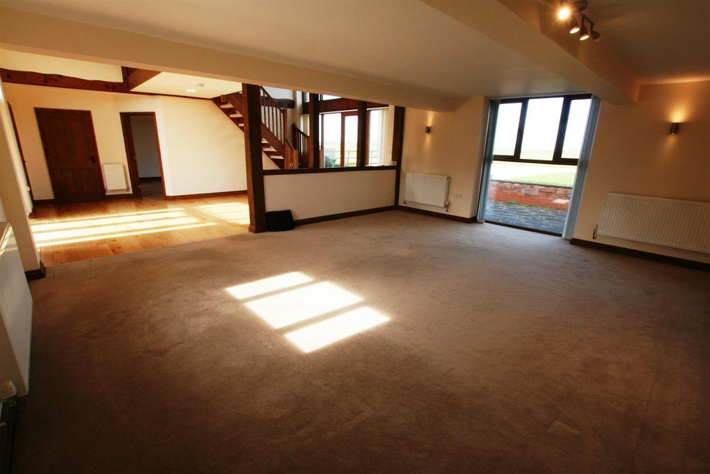 Thegrange,lounge.JPG