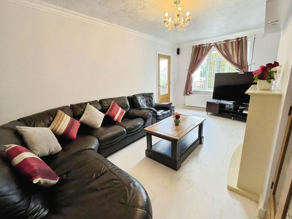 Pbox-living room-342247.jpg