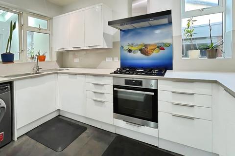 4 bedroom semi-detached house for sale, Gascoigne Crescent, Harrogate