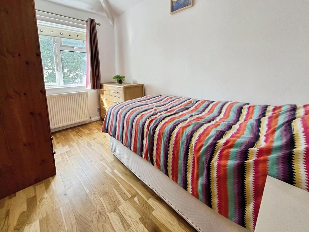 Pbox-bedroom-342247.jpg