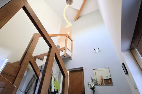 6 bedroom bungalow for sale, Delph New Road, Dobcross OL3