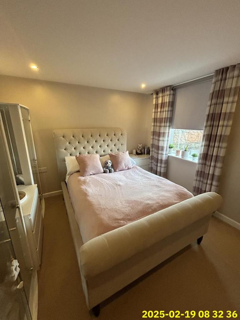 2i Aysb7eau TFNBp KYhg ETl LEZN6e Y4to Urc Pn MGC.jpg