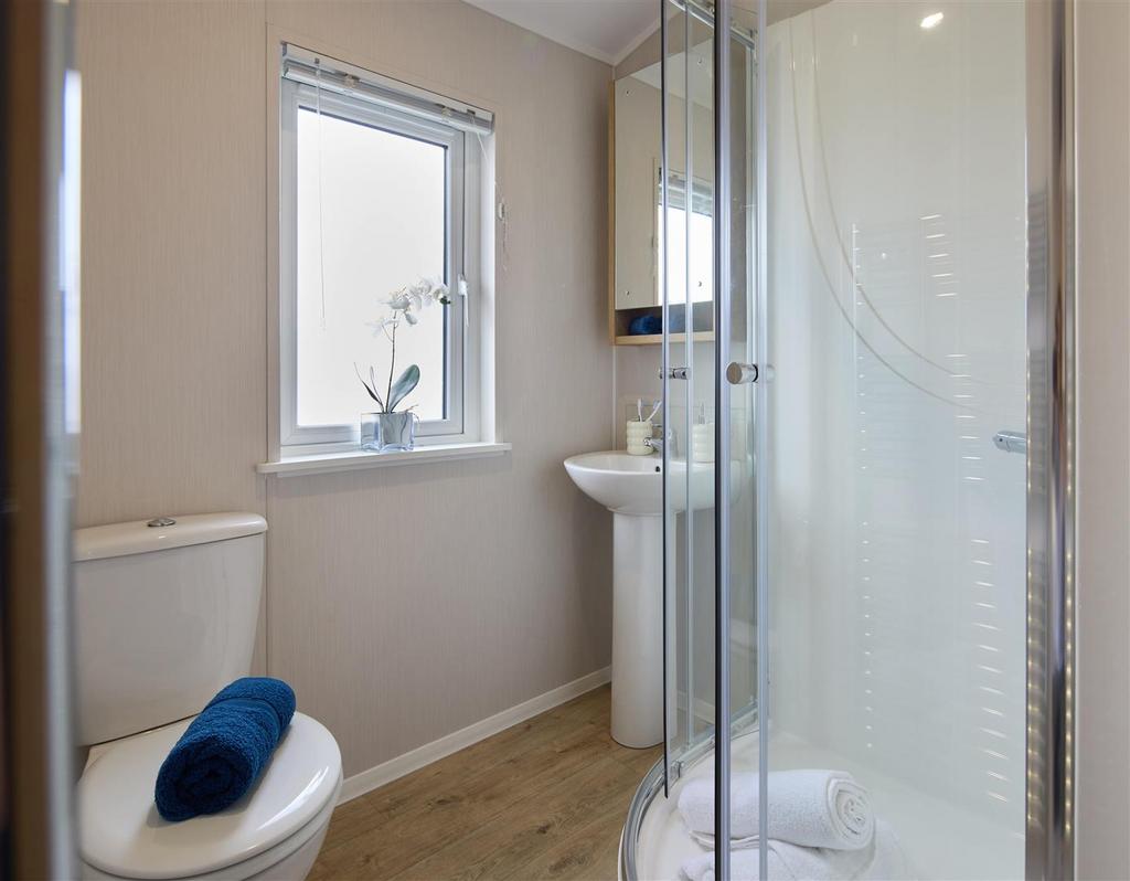 The New Holland - Ensuite Bathroom-min.jpg