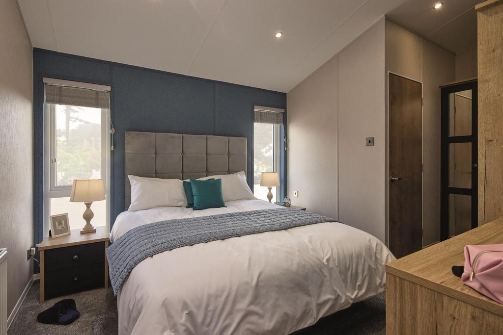 The New Holland - Main Bedroom-min.jpg