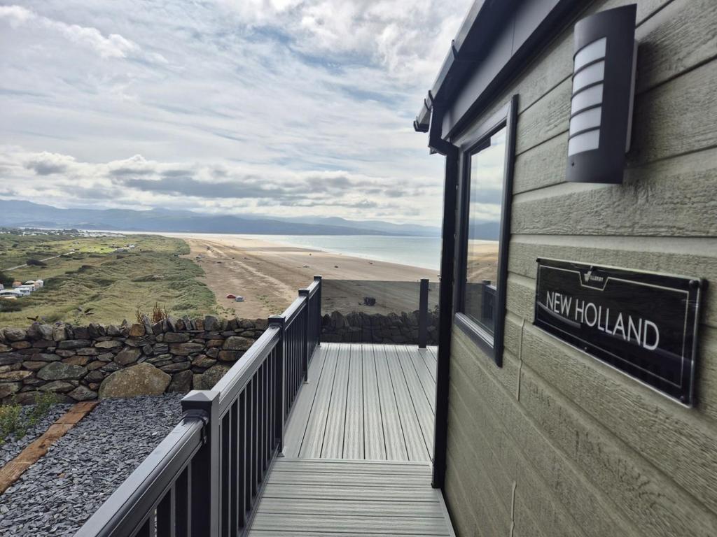 New Holland sea view 2.jpg