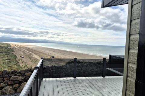 3 bedroom property for sale, Chalet 4, Taliesin Lodge Park